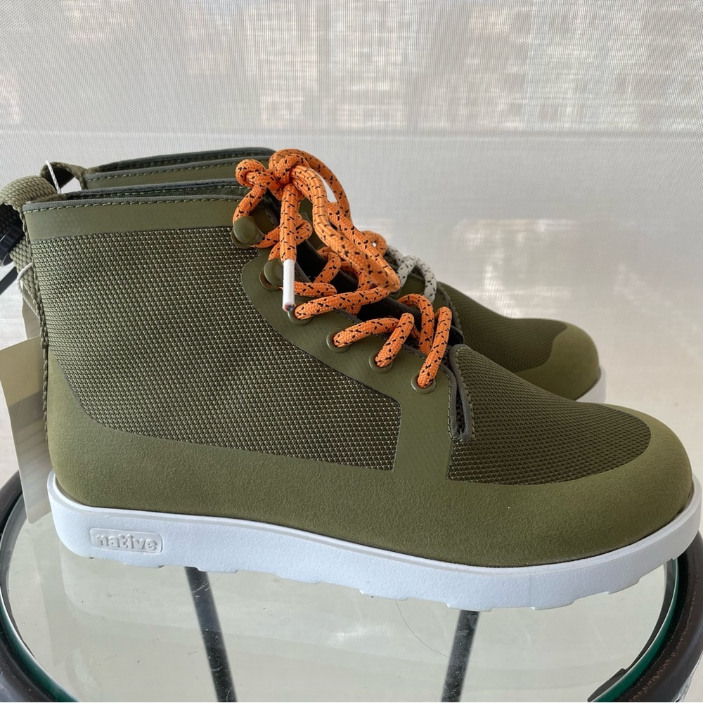 Native Fitzroy sample bootie in great military green colour. Sample size 7 women - Picture 5 of 7